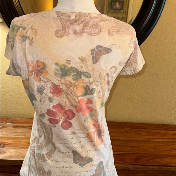 Yukiko Multicolor Floral Short Sleeve Tee - Picture 5 of 6